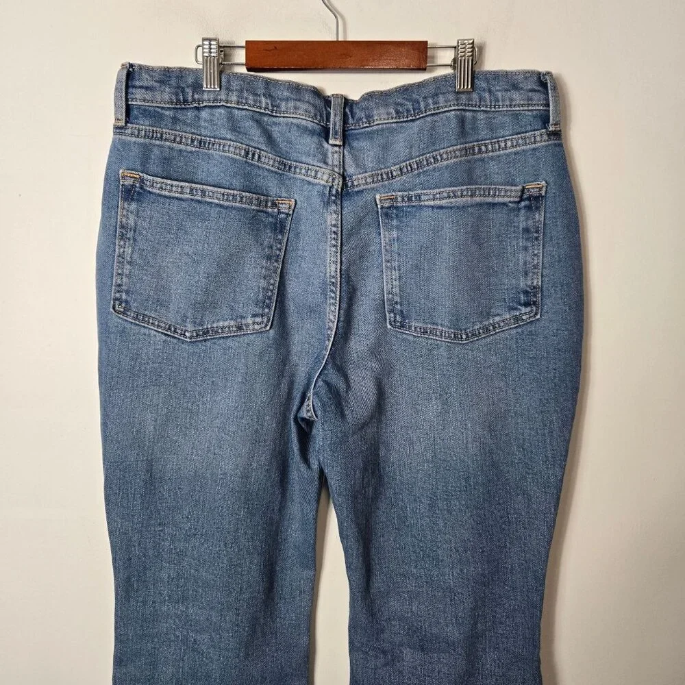 Old Navy Women's Size 20 High-Waisted Built-In Tough Flare Jeans Medium Wash NEW